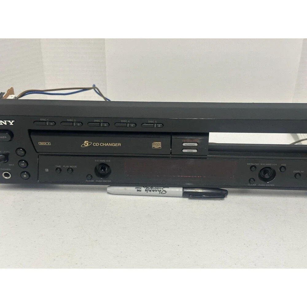 Sony RCD-W500C CD Changer and Recorder Front Display NO KNOBS